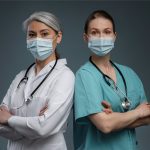 Cuidados vitais para grávidas, lactantes e pequenos sob o calor abrasador Cuidados vitais para grávidas, lactantes e pequenos sob o calor abrasador