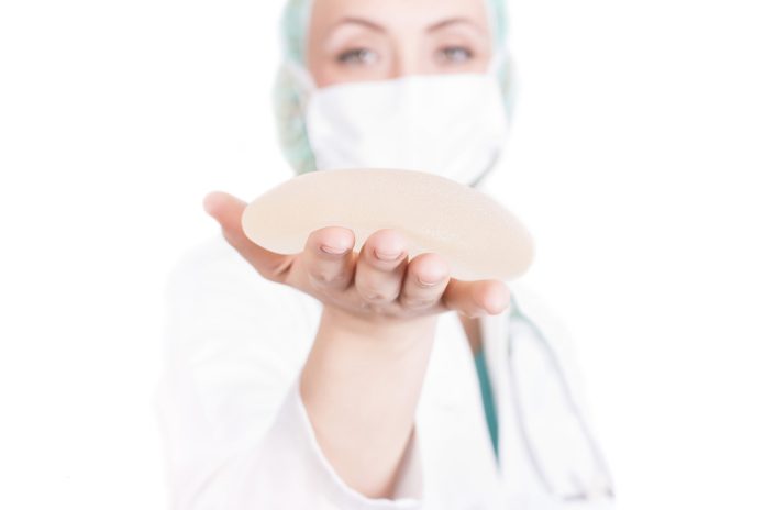 Colocar silicone dói? A resposta pode surpreender você