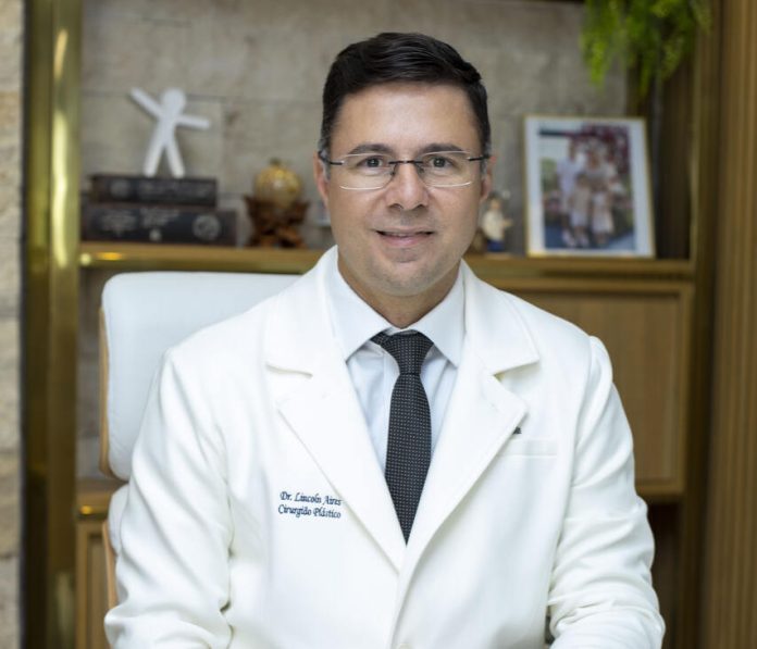 Antes de qualquer bisturi, existe algo que vem primeiro escutar