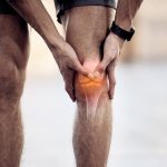 Derrame articular é causa frequente de inchaço no joelho Joelho inchado sem motivo aparente Pode ser derrame articular